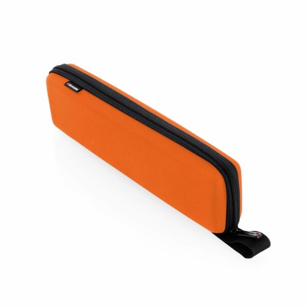 Ülikerge ja kompaktne vihmavari Knirps X4U Neon Orange koos niiskust imava ümbrisega.