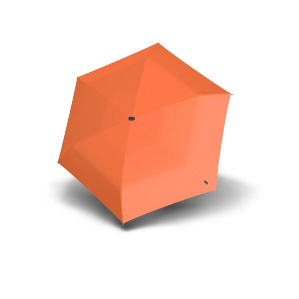 Ülikerge ja kompaktne vihmavari Knirps X4U Neon Orange koos niiskust imava ümbrisega.